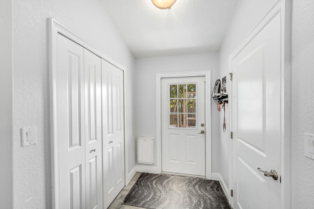 En Venta: $989,000 (2 camas, 2 baños, 1856 Pies cuadrados)