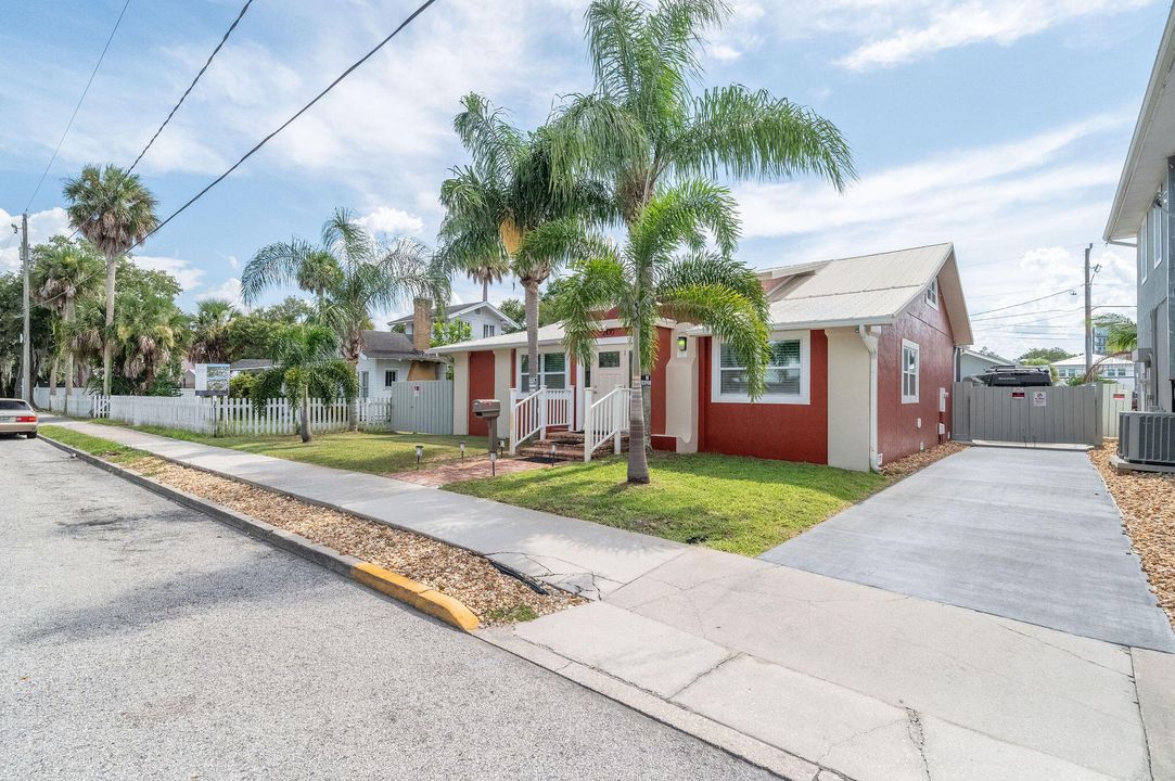 En Venta: $989,000 (2 camas, 2 baños, 1856 Pies cuadrados)