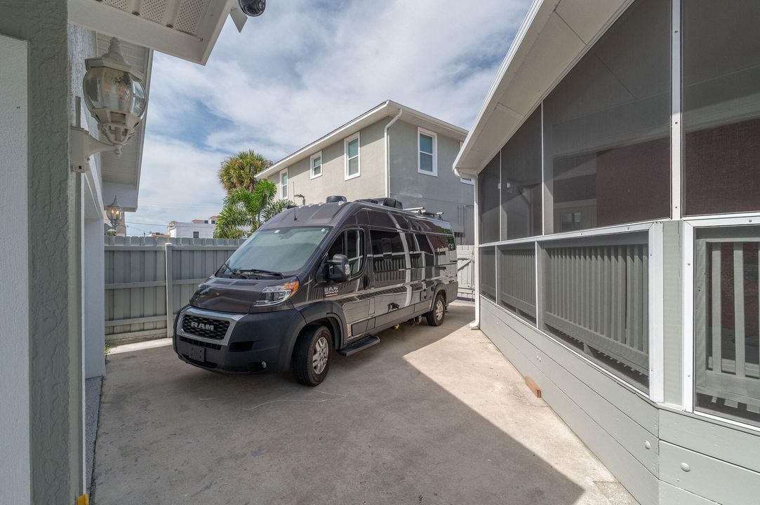 En Venta: $989,000 (2 camas, 2 baños, 1856 Pies cuadrados)