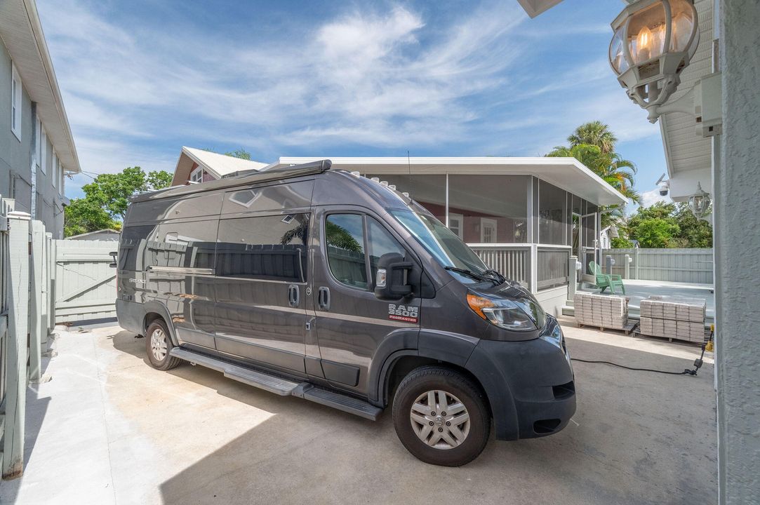 En Venta: $989,000 (2 camas, 2 baños, 1856 Pies cuadrados)