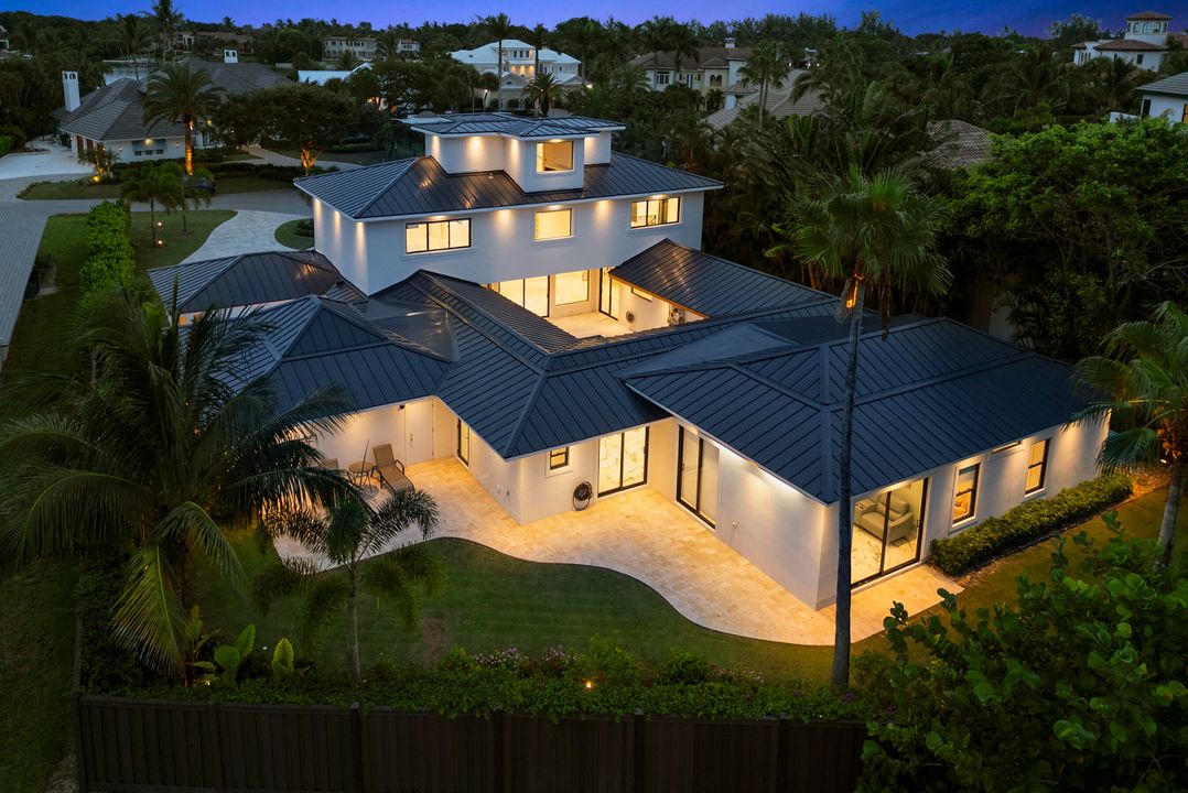 For Sale: $3,900,000 (4 beds, 4 baths, 4750 Square Feet)