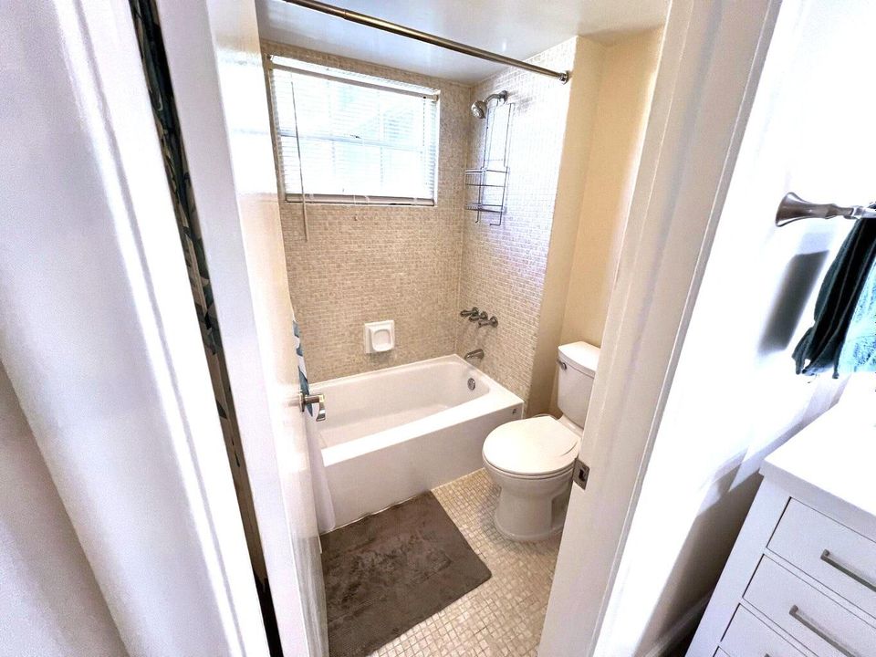 En Venta: $239,000 (2 camas, 2 baños, 1162 Pies cuadrados)