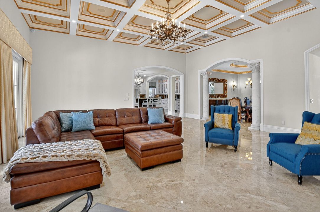 For Sale: $9,950,000 (5 beds, 6 baths, 6365 Square Feet)