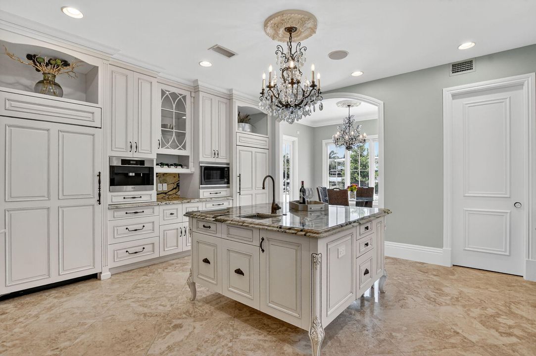 For Sale: $9,950,000 (5 beds, 6 baths, 6365 Square Feet)