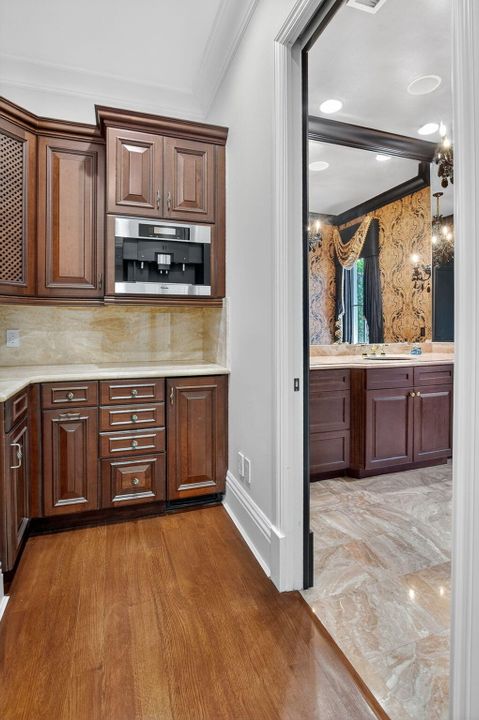 For Sale: $9,950,000 (5 beds, 6 baths, 6365 Square Feet)