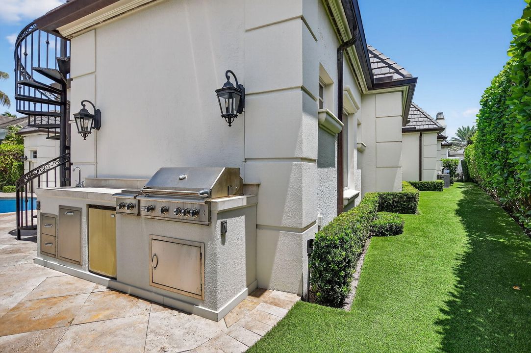 For Sale: $9,950,000 (5 beds, 6 baths, 6365 Square Feet)