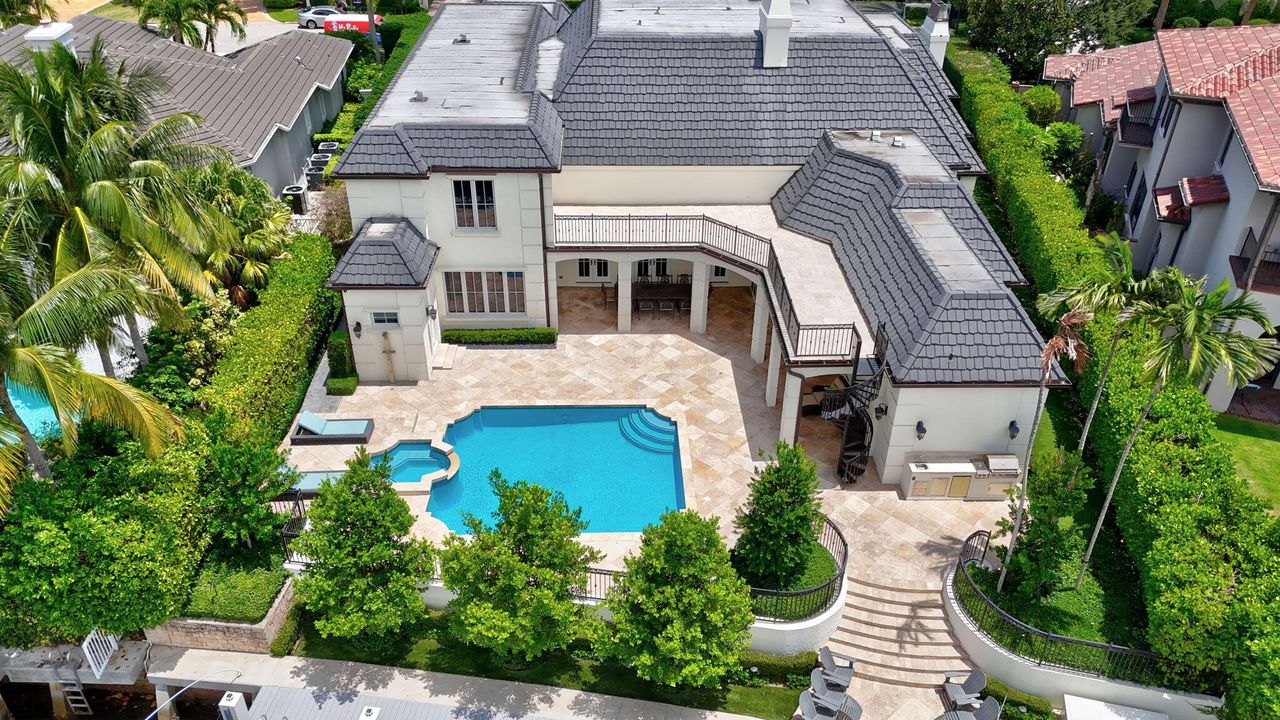 For Sale: $9,950,000 (5 beds, 6 baths, 6365 Square Feet)