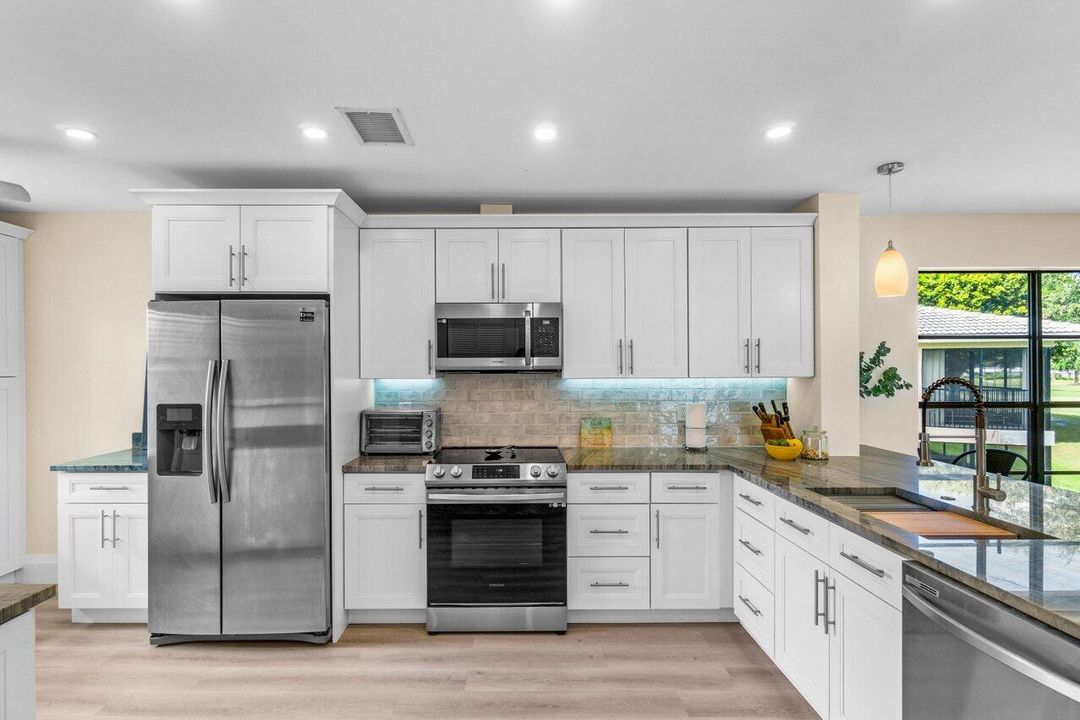 Active With Contract: $7,000 (2 beds, 2 baths, 1429 Square Feet)