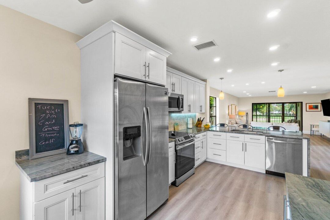 Active With Contract: $7,000 (2 beds, 2 baths, 1429 Square Feet)