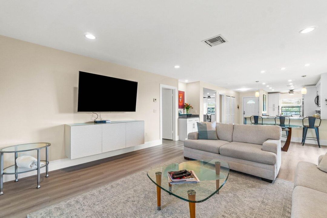 Active With Contract: $7,000 (2 beds, 2 baths, 1429 Square Feet)