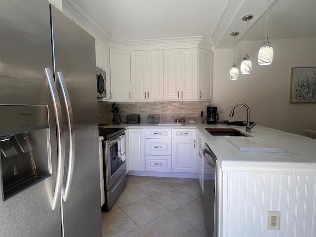 Active With Contract: $5,700 (2 beds, 2 baths, 1285 Square Feet)