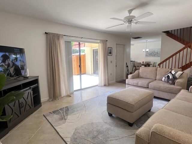 Active With Contract: $5,700 (2 beds, 2 baths, 1285 Square Feet)