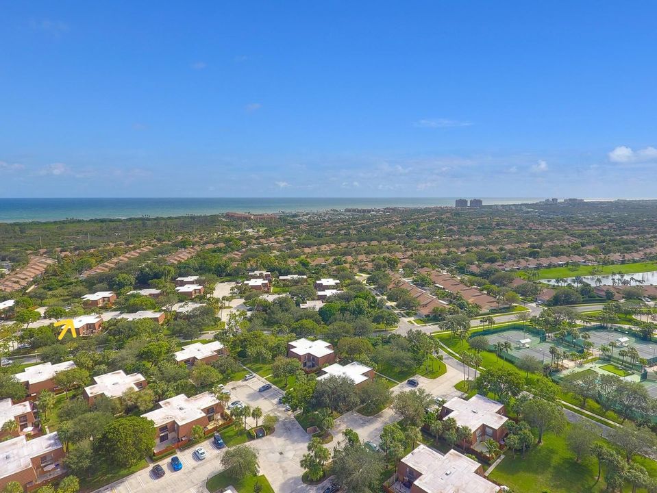 Active With Contract: $5,700 (2 beds, 2 baths, 1285 Square Feet)