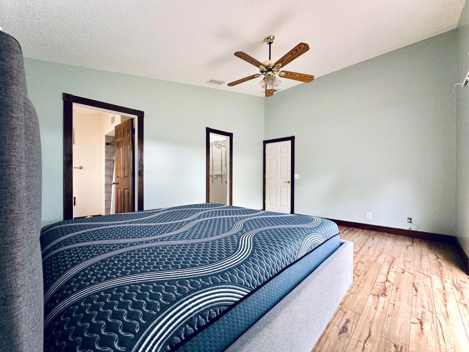 Под контрактом: $340,000 (3 спален, 2 ванн, 1436 Квадратных фут)