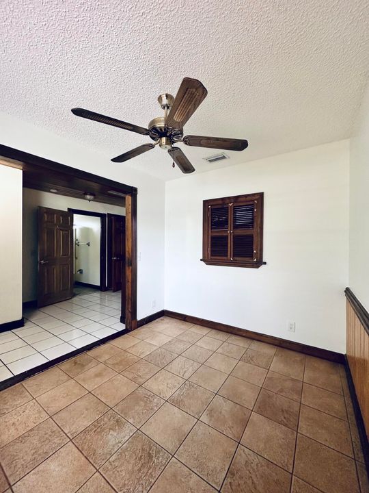 Под контрактом: $340,000 (3 спален, 2 ванн, 1436 Квадратных фут)