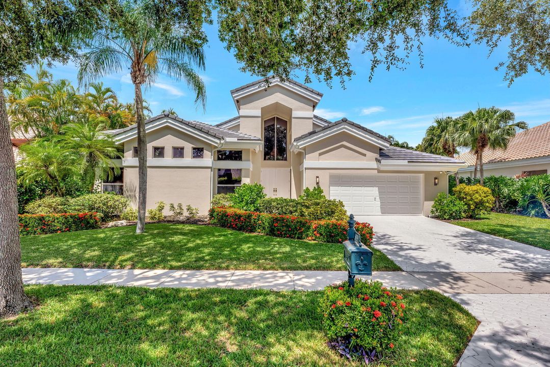Recently Sold: $1,645,000 (4 beds, 3 baths, 2996 Square Feet)