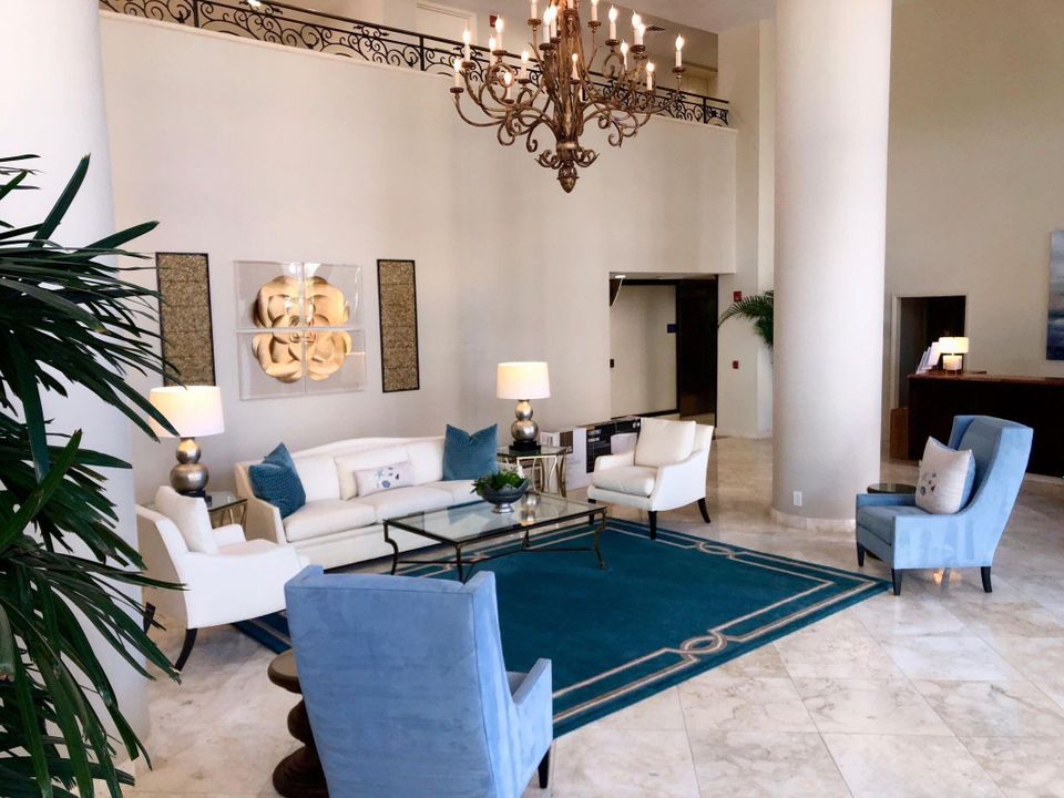 合同活跃: $5,500 (3 贝兹, 4 浴室, 2478 平方英尺)