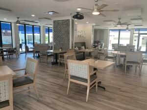 合同活跃: $5,500 (3 贝兹, 4 浴室, 2478 平方英尺)