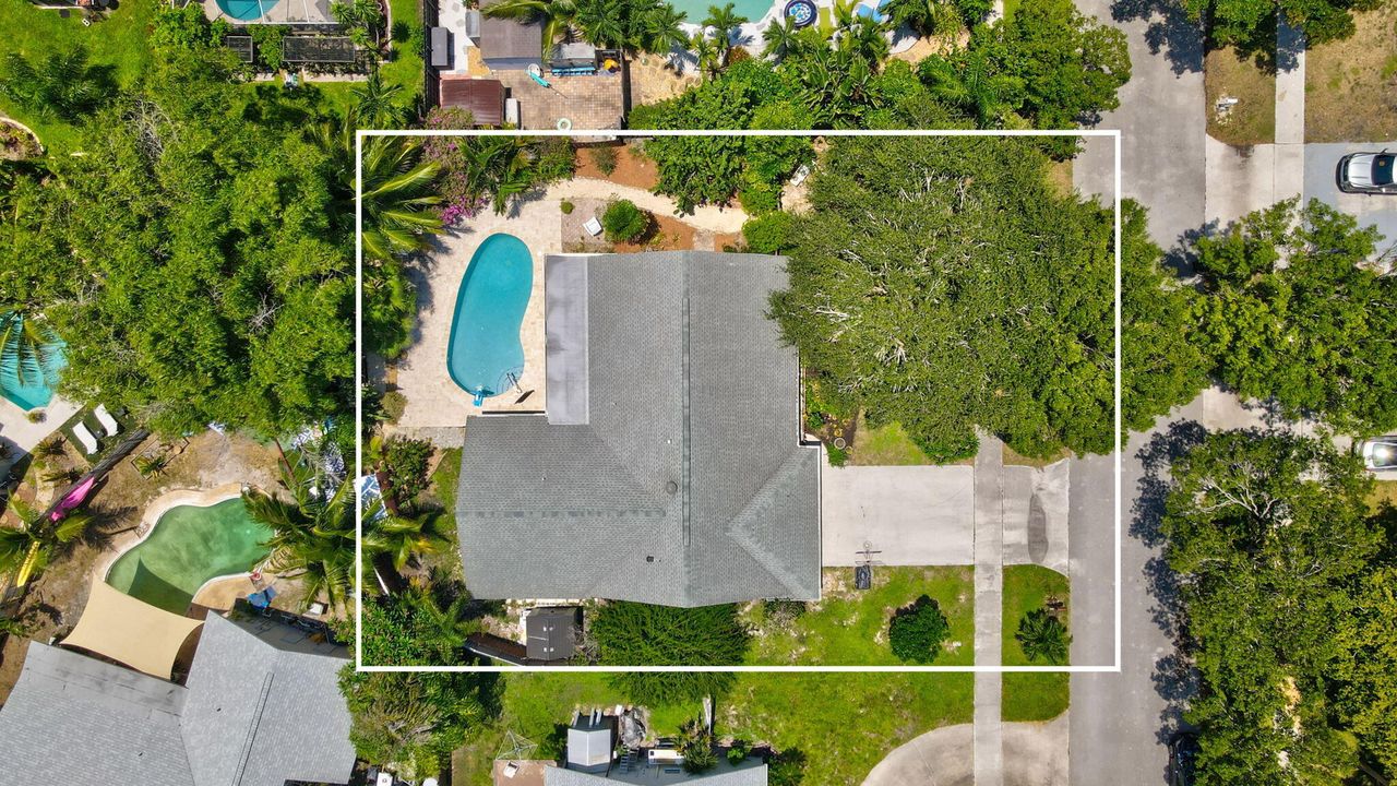 Active With Contract: $809,900 (3 beds, 2 baths, 1706 Square Feet)