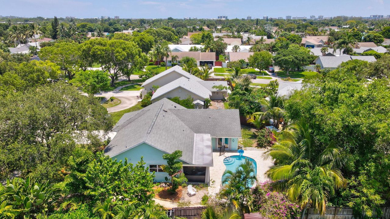 Active With Contract: $809,900 (3 beds, 2 baths, 1706 Square Feet)