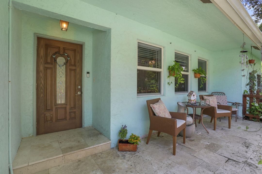 Active With Contract: $809,900 (3 beds, 2 baths, 1706 Square Feet)