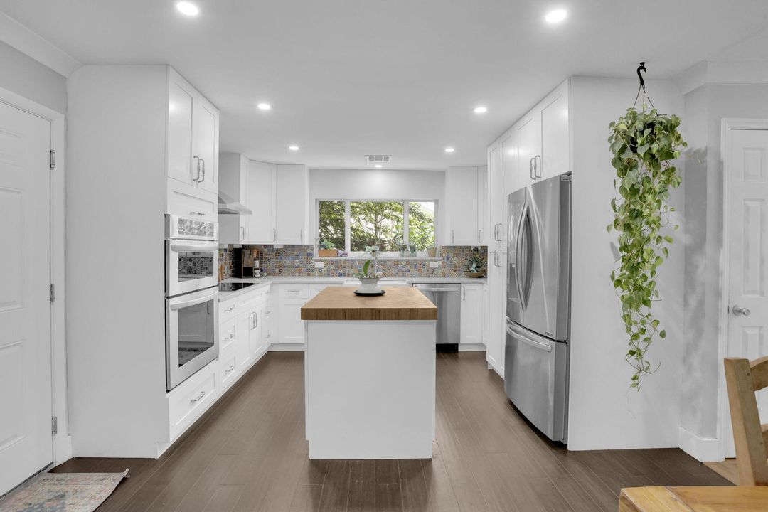 Active With Contract: $809,900 (3 beds, 2 baths, 1706 Square Feet)