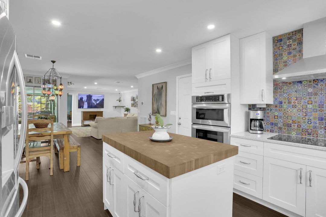 Active With Contract: $809,900 (3 beds, 2 baths, 1706 Square Feet)