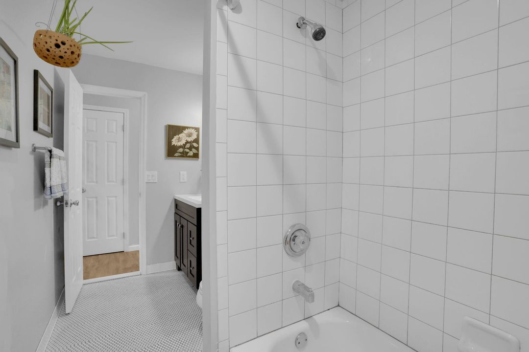 Active With Contract: $809,900 (3 beds, 2 baths, 1706 Square Feet)