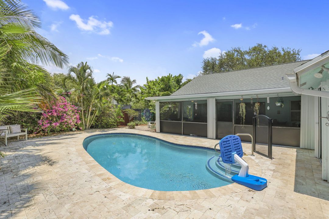 Active With Contract: $809,900 (3 beds, 2 baths, 1706 Square Feet)