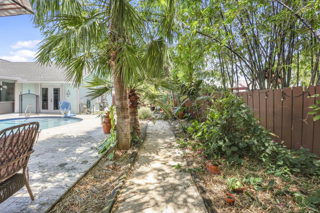 Active With Contract: $809,900 (3 beds, 2 baths, 1706 Square Feet)