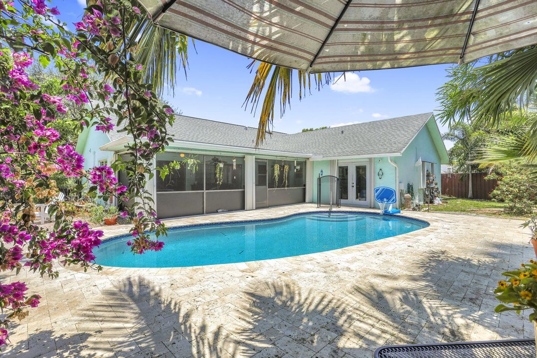 Active With Contract: $809,900 (3 beds, 2 baths, 1706 Square Feet)