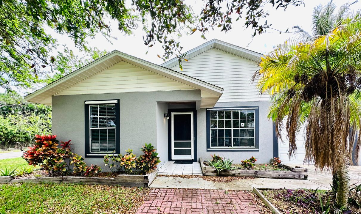 Под контрактом: $340,000 (3 спален, 2 ванн, 1436 Квадратных фут)