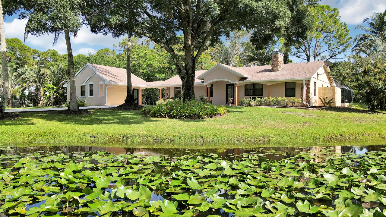 最近售出: $649,000 (3 贝兹, 2 浴室, 1923 平方英尺)