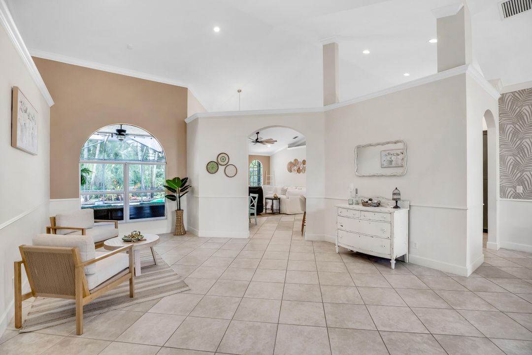 Activo con contrato: $668,444 (4 camas, 2 baños, 2591 Pies cuadrados)