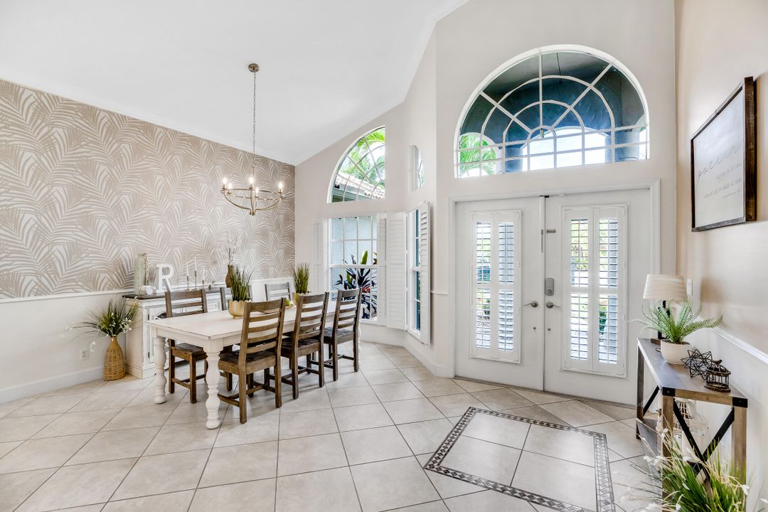 Activo con contrato: $668,444 (4 camas, 2 baños, 2591 Pies cuadrados)