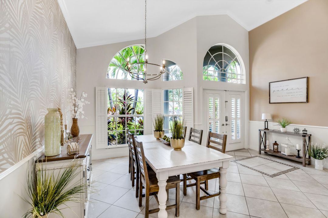 Activo con contrato: $668,444 (4 camas, 2 baños, 2591 Pies cuadrados)