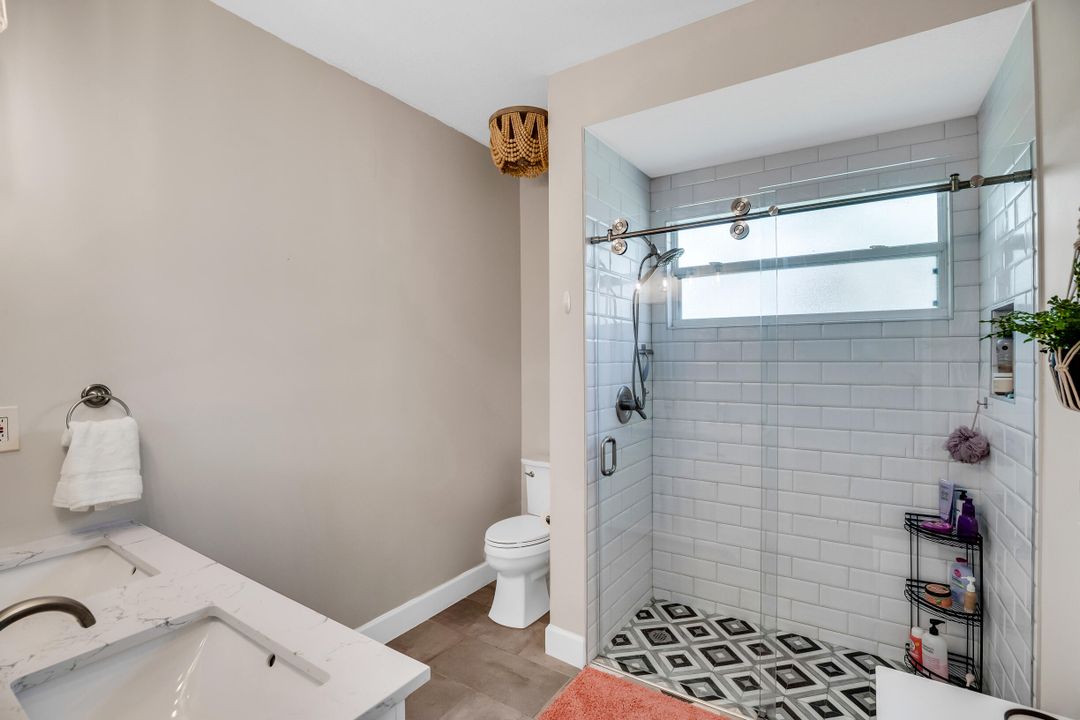 Activo con contrato: $668,444 (4 camas, 2 baños, 2591 Pies cuadrados)