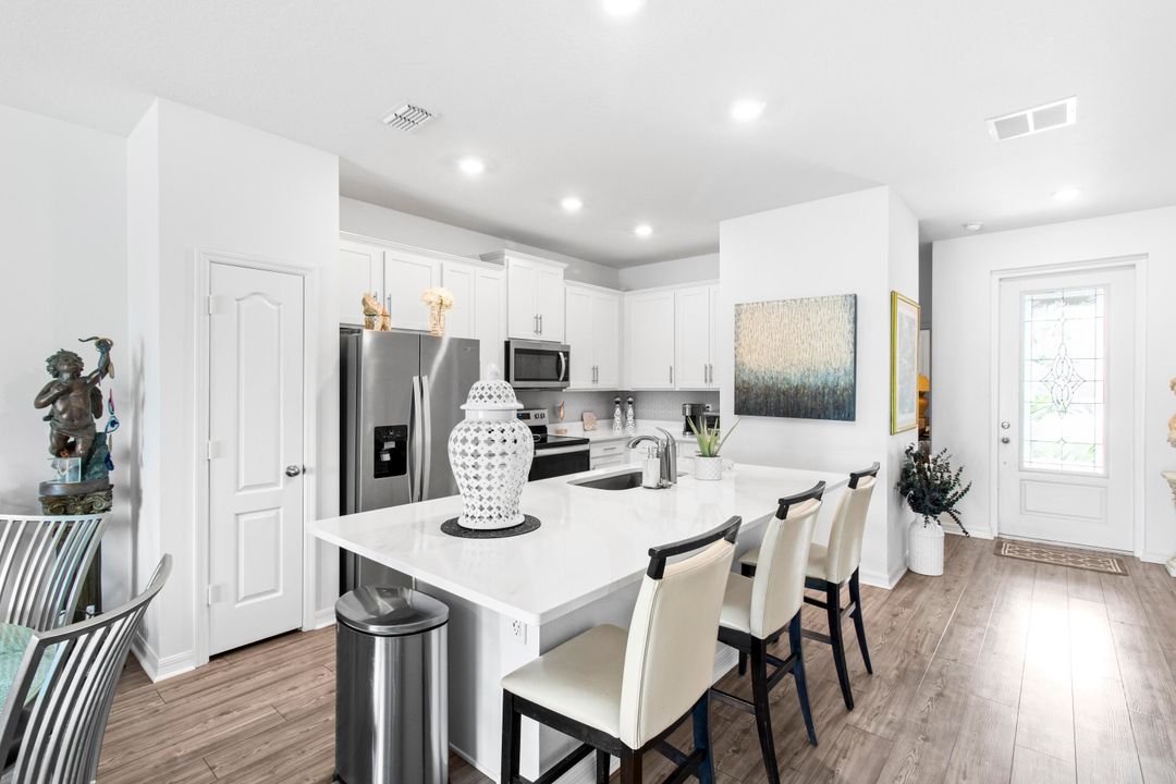 待售: $322,000 (3 贝兹, 2 浴室, 1496 平方英尺)