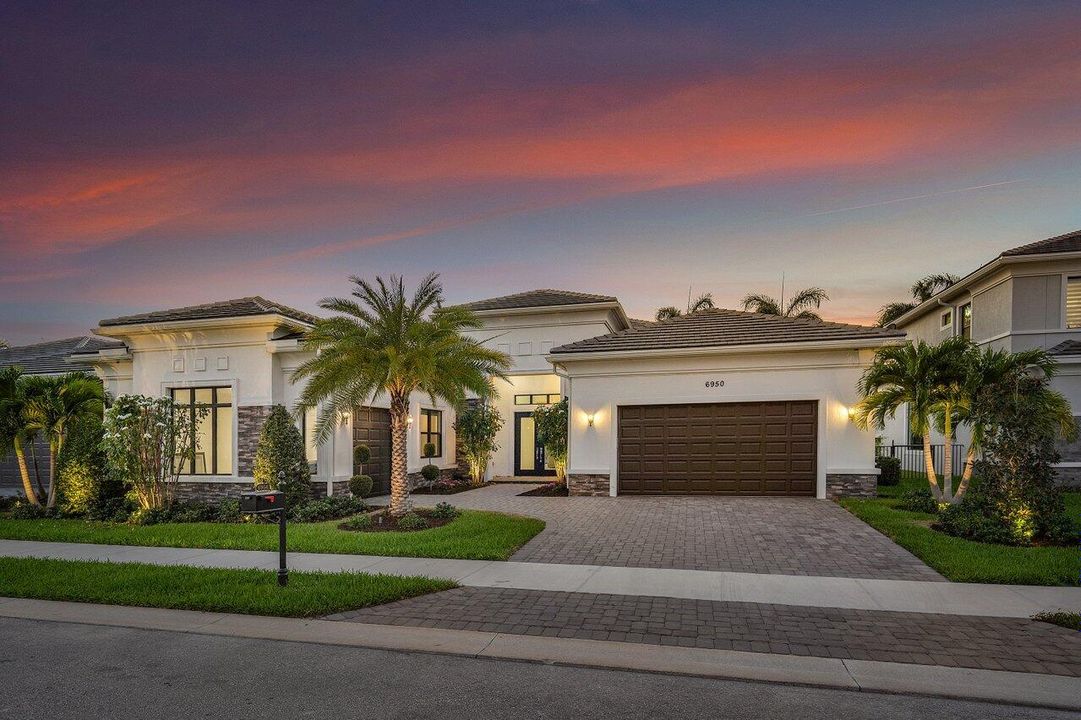 最近租的: $14,500 (4 贝兹, 3 浴室, 3660 平方英尺)