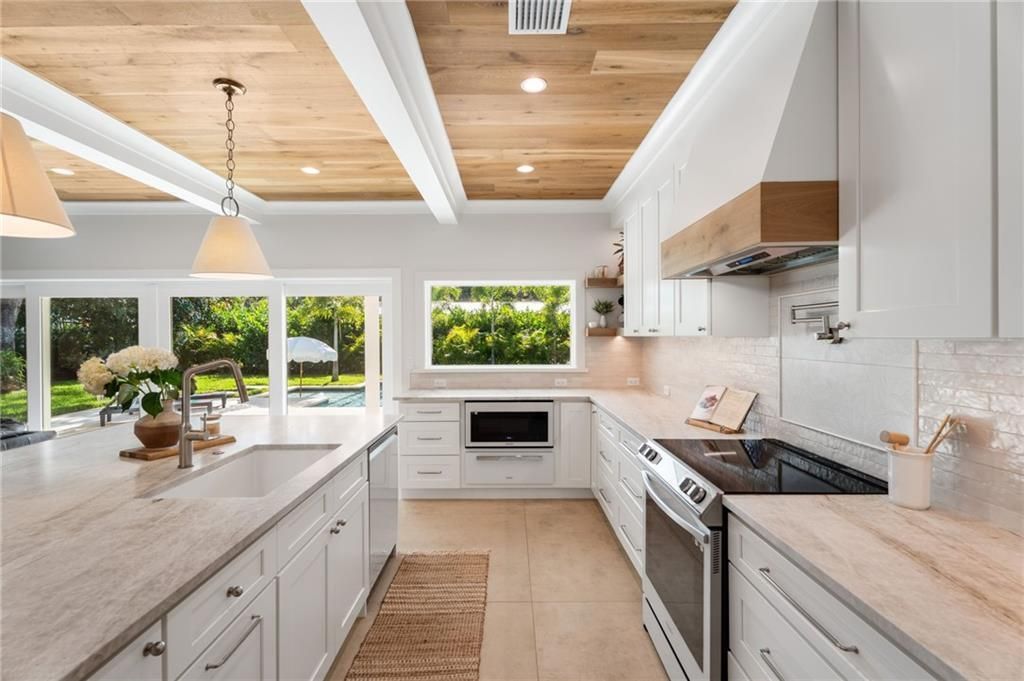 For Sale: $2,250,000 (4 beds, 3 baths, 3364 Square Feet)