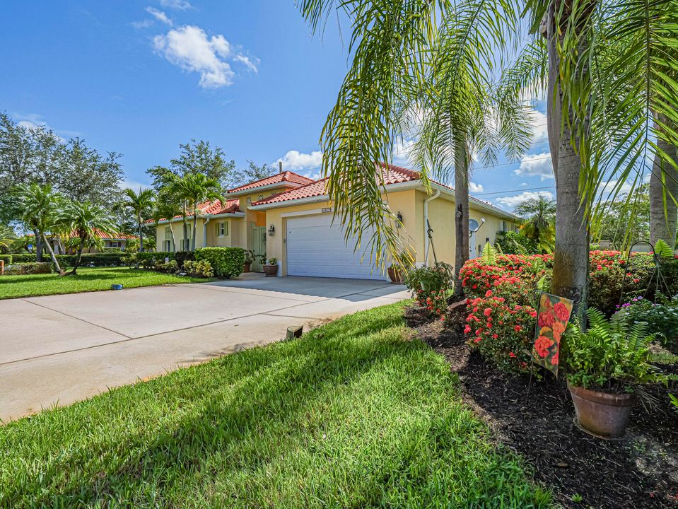 Activo con contrato: $499,000 (3 camas, 3 baños, 2427 Pies cuadrados)