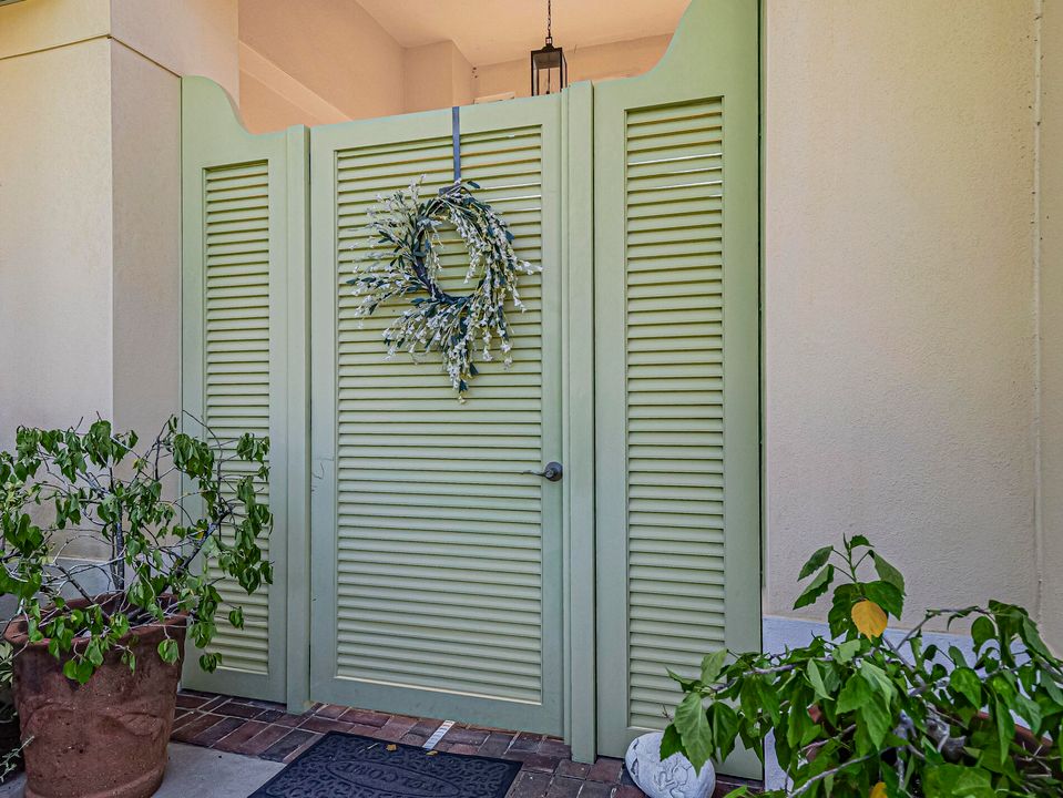 Activo con contrato: $499,000 (3 camas, 3 baños, 2427 Pies cuadrados)