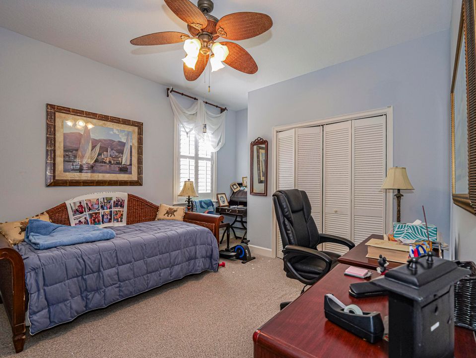 Activo con contrato: $499,000 (3 camas, 3 baños, 2427 Pies cuadrados)