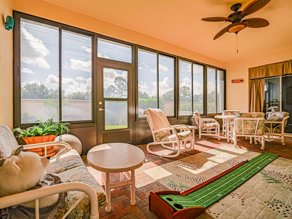 Activo con contrato: $499,000 (3 camas, 3 baños, 2427 Pies cuadrados)