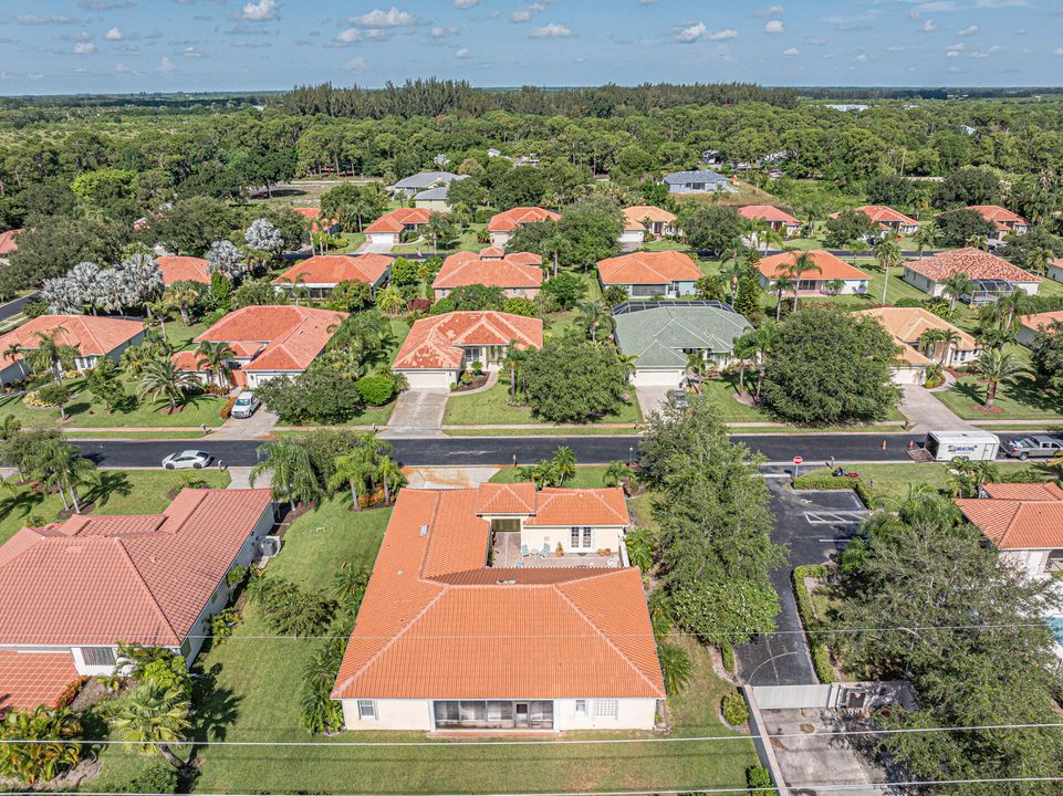 Activo con contrato: $499,000 (3 camas, 3 baños, 2427 Pies cuadrados)