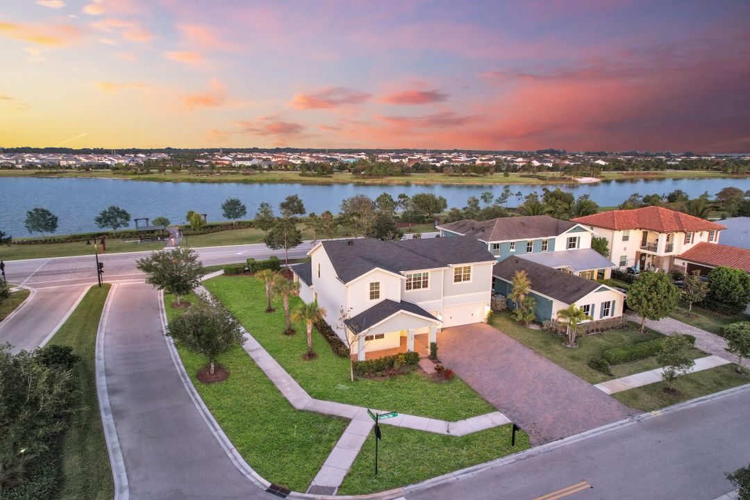 最近租的: $5,000 (5 贝兹, 3 浴室, 3332 平方英尺)