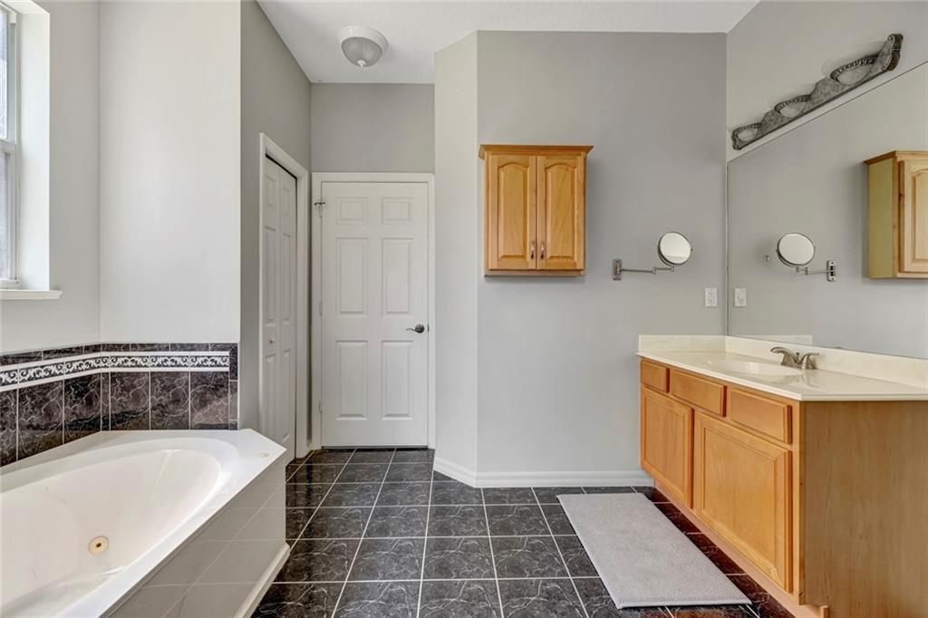 For Sale: $1,550,000 (4 beds, 3 baths, 3526 Square Feet)