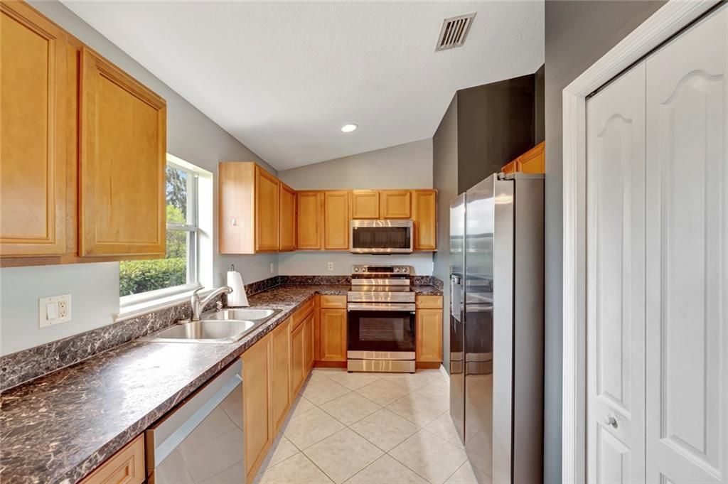 For Sale: $1,550,000 (4 beds, 3 baths, 3526 Square Feet)