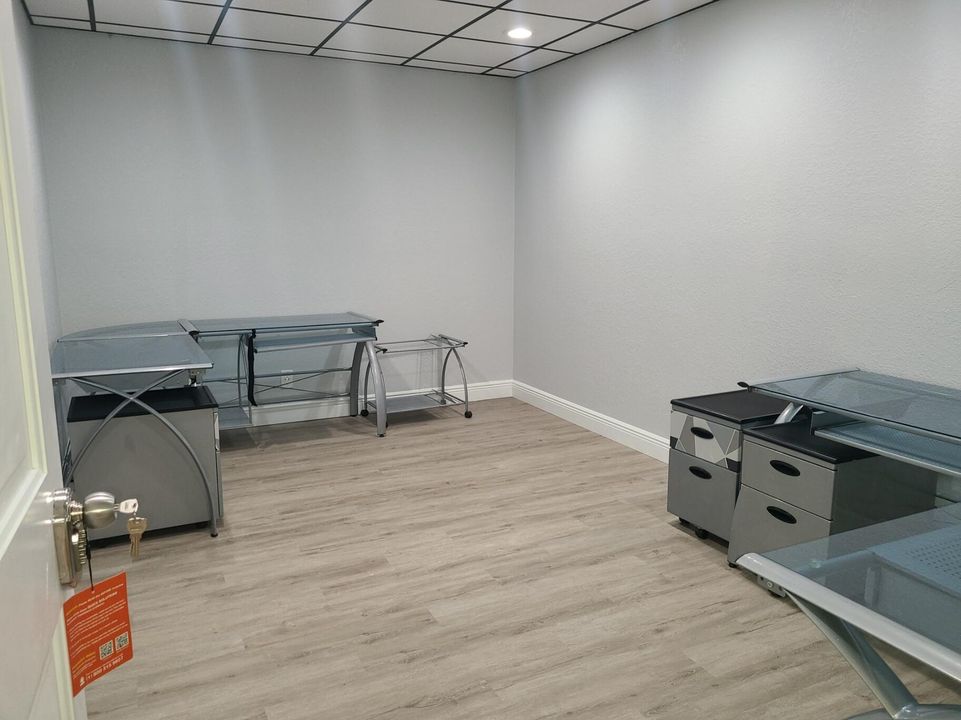 For Sale: $925 (0 beds, 0 baths, 830 Square Feet)