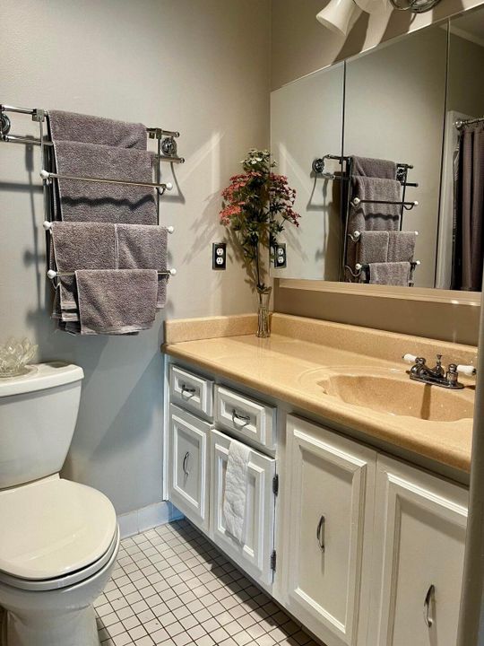 合同活跃: $1,500 (2 贝兹, 2 浴室, 1284 平方英尺)